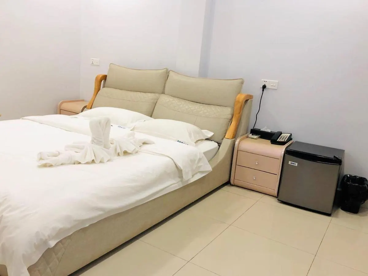 Ly Kheng Hotel សណ្ឋាគារលីខេង Sihanoukville 0*,